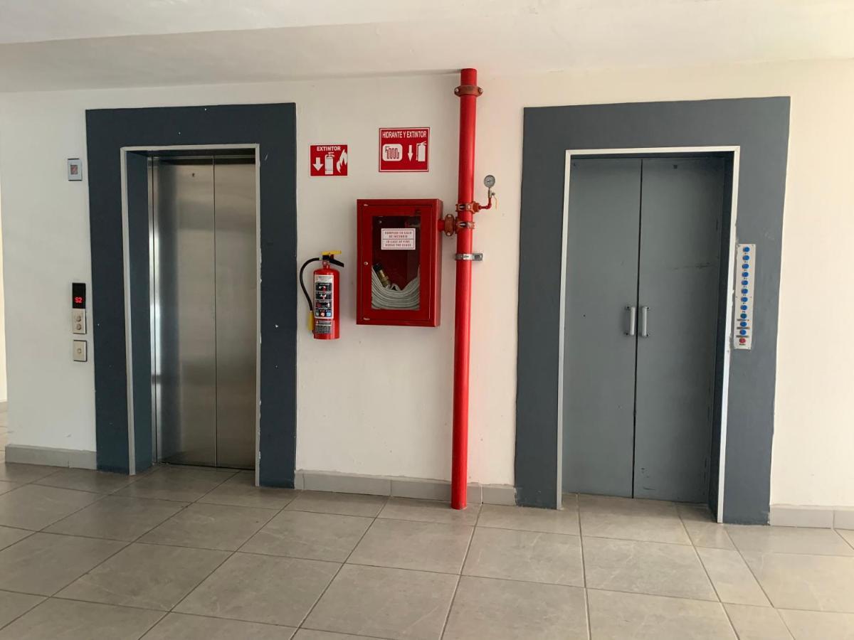 Departamento Nuevo Y Centrico Con Ambiente Familiar En Guadalajara Apartment Luaran gambar