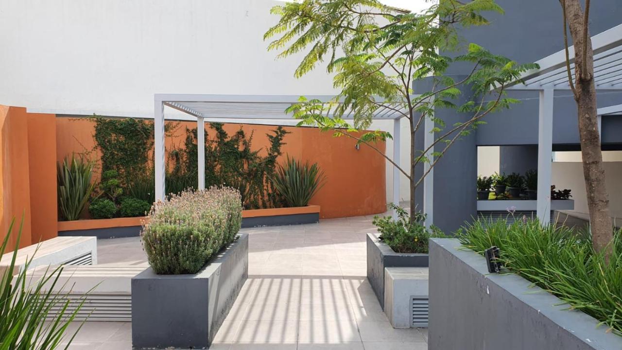 Departamento Nuevo Y Centrico Con Ambiente Familiar En Guadalajara Apartment Luaran gambar