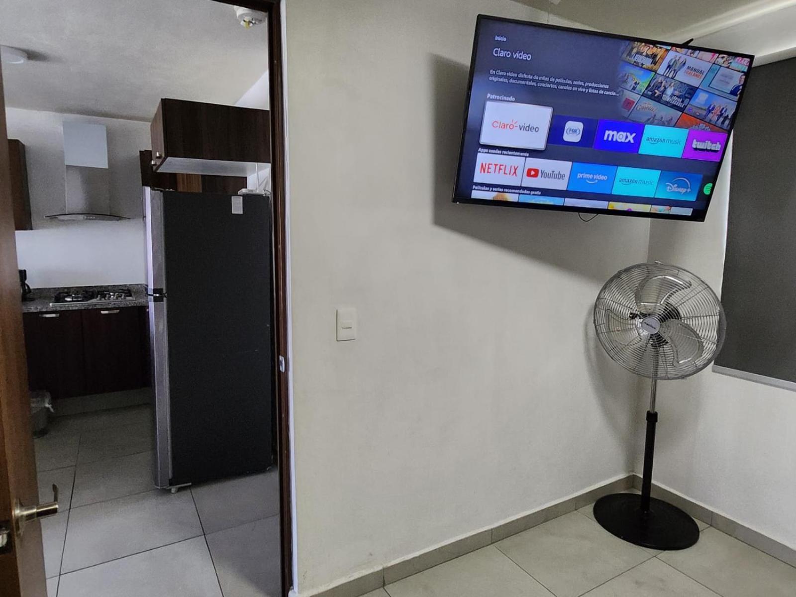 Departamento Nuevo Y Centrico Con Ambiente Familiar En Guadalajara Apartment Luaran gambar